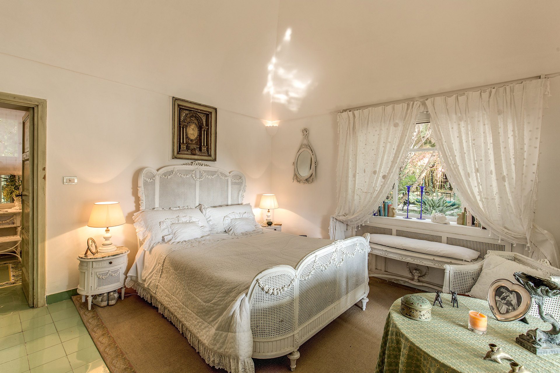 room1b
